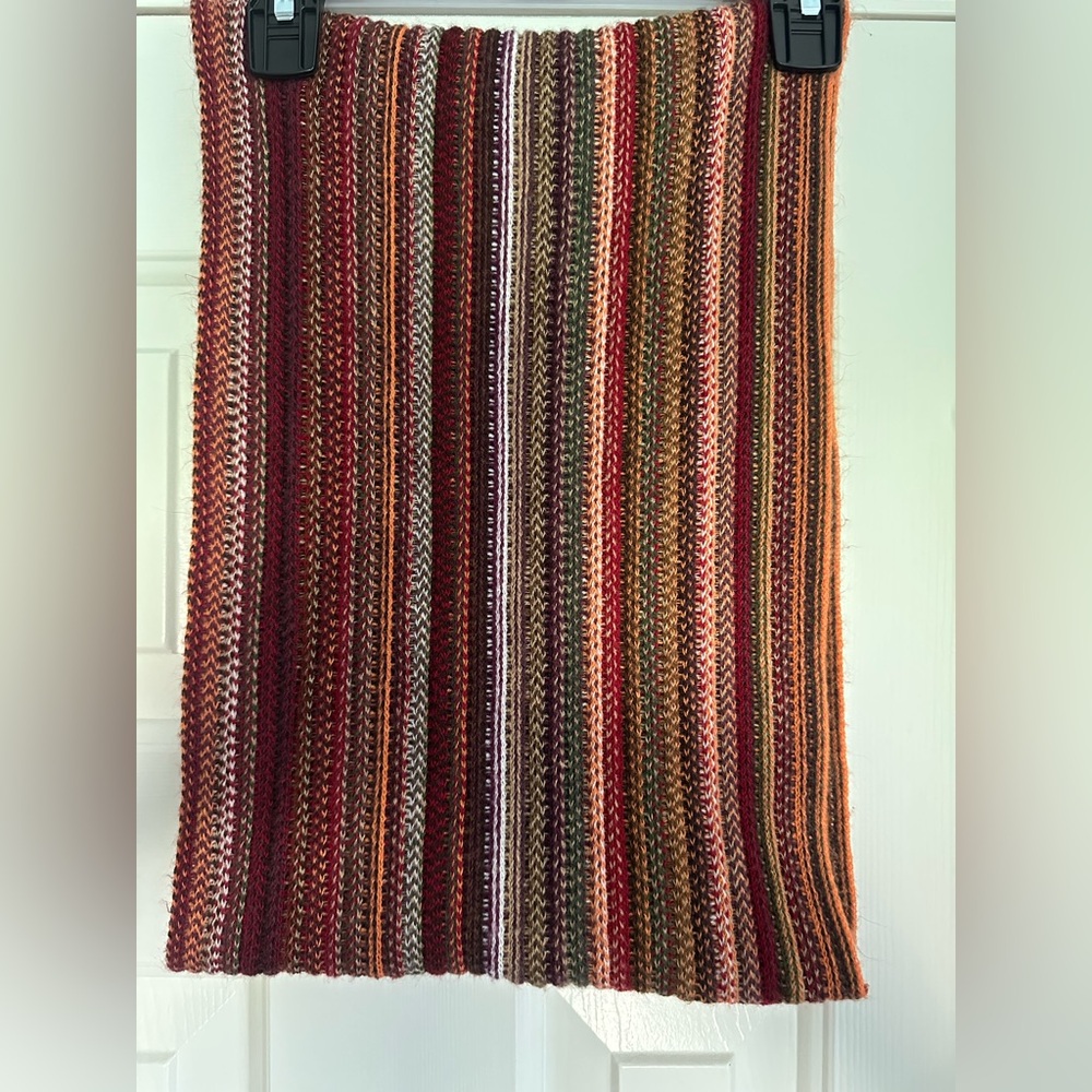 J.Jill, Infinity, Scarf, 100% Soft Acrylic
Great colors
Excellent Condition